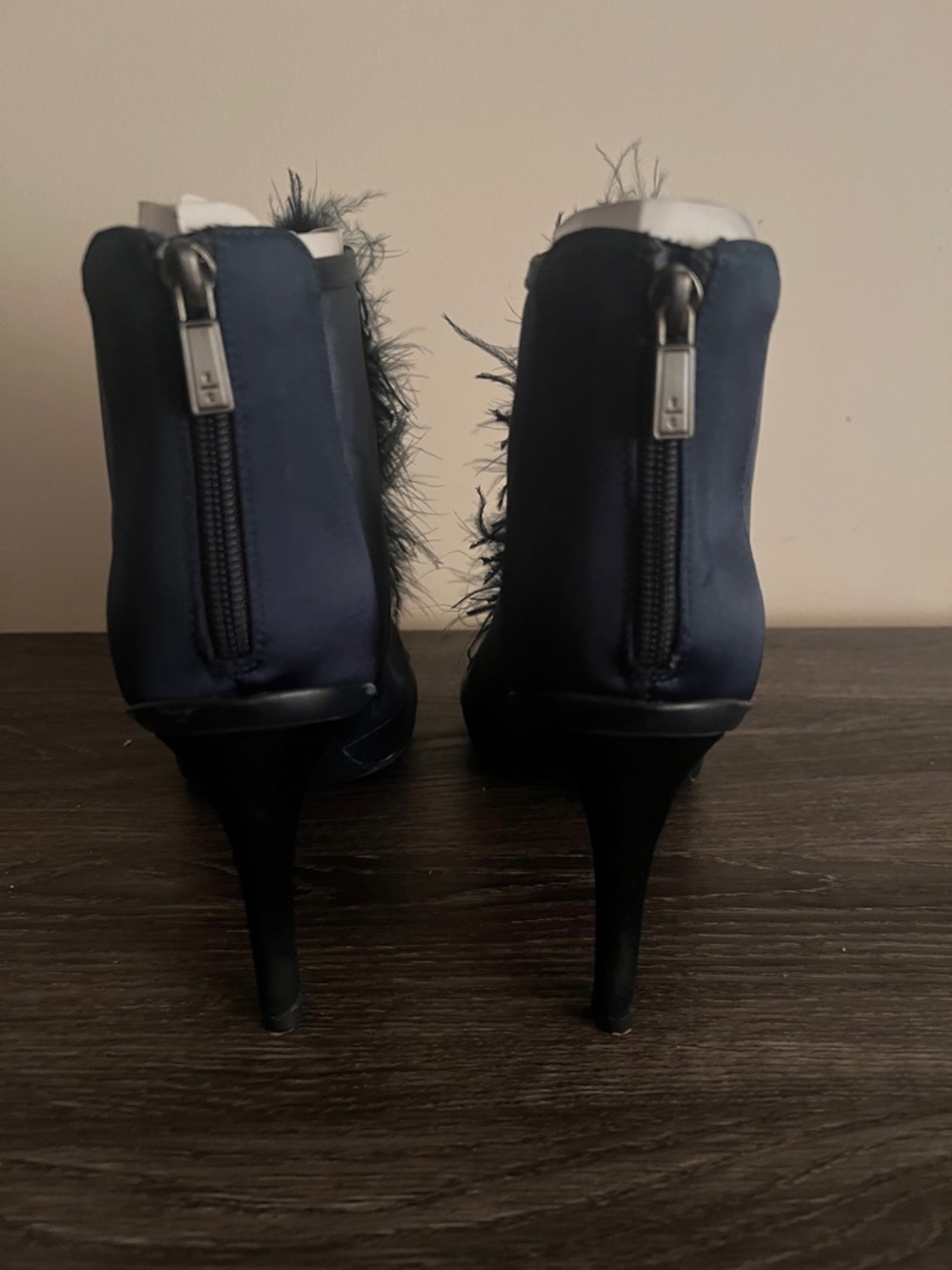 Kenneth Cole Navy Boa Heels - Picture 7 of 10
